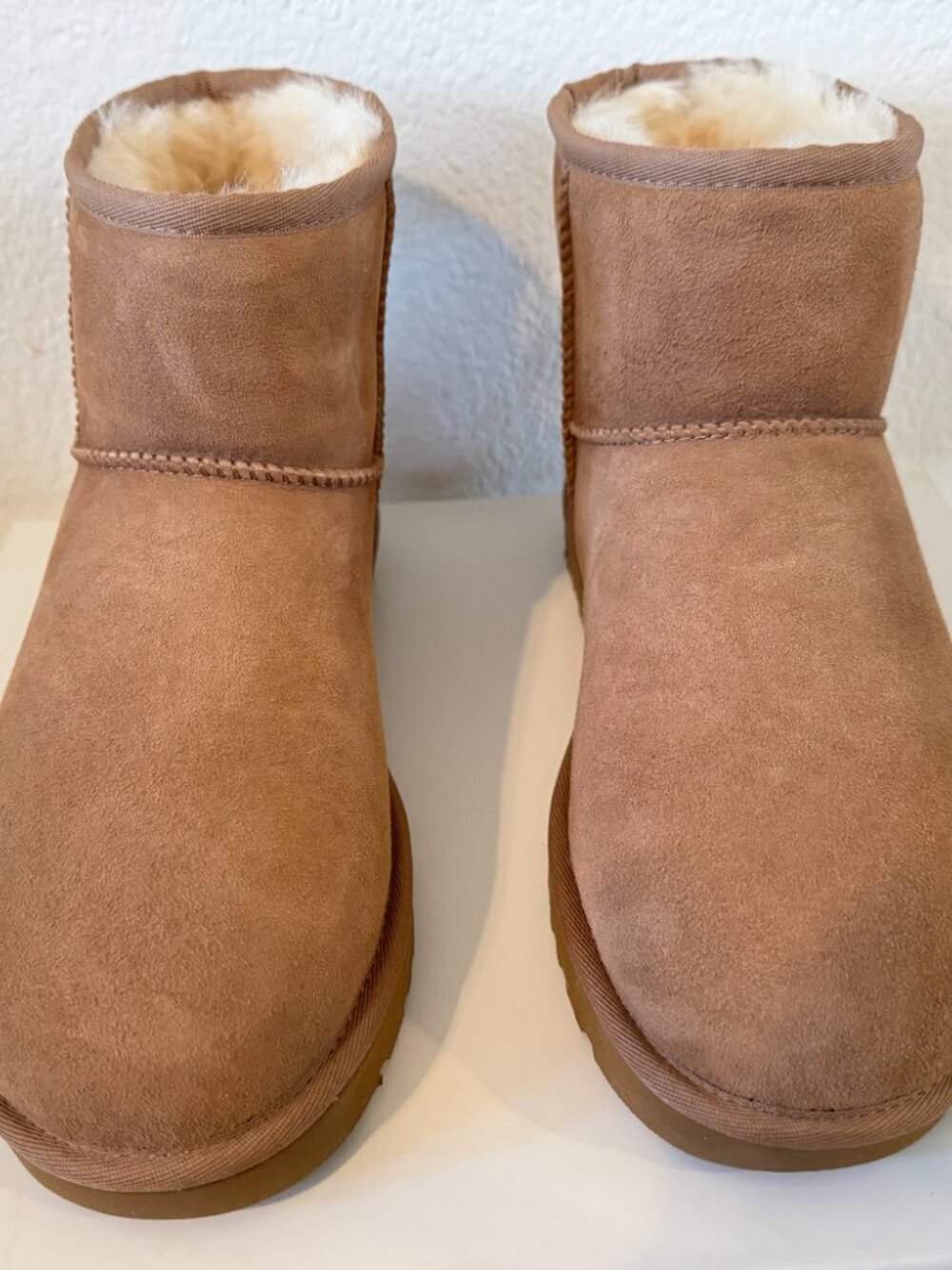 BRAND NEW UGG Mini Chestnut Size 9
